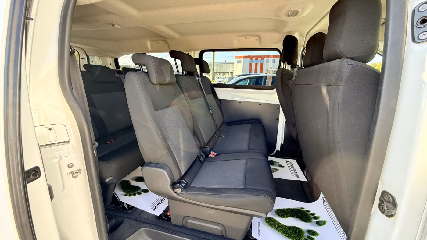 Peugeot Traveller фото 12