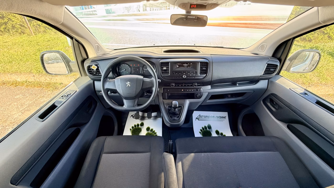 Peugeot Traveller фото 14