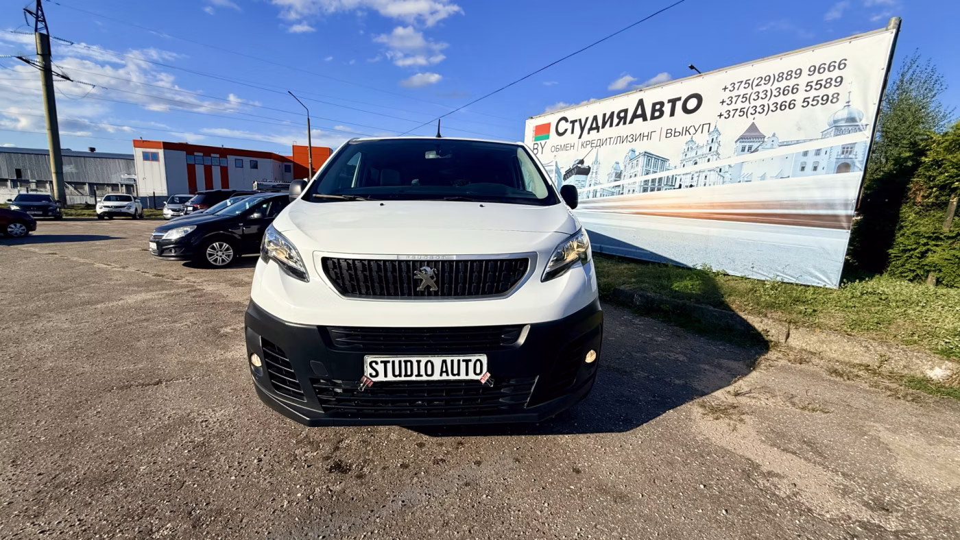Peugeot Traveller фото 3