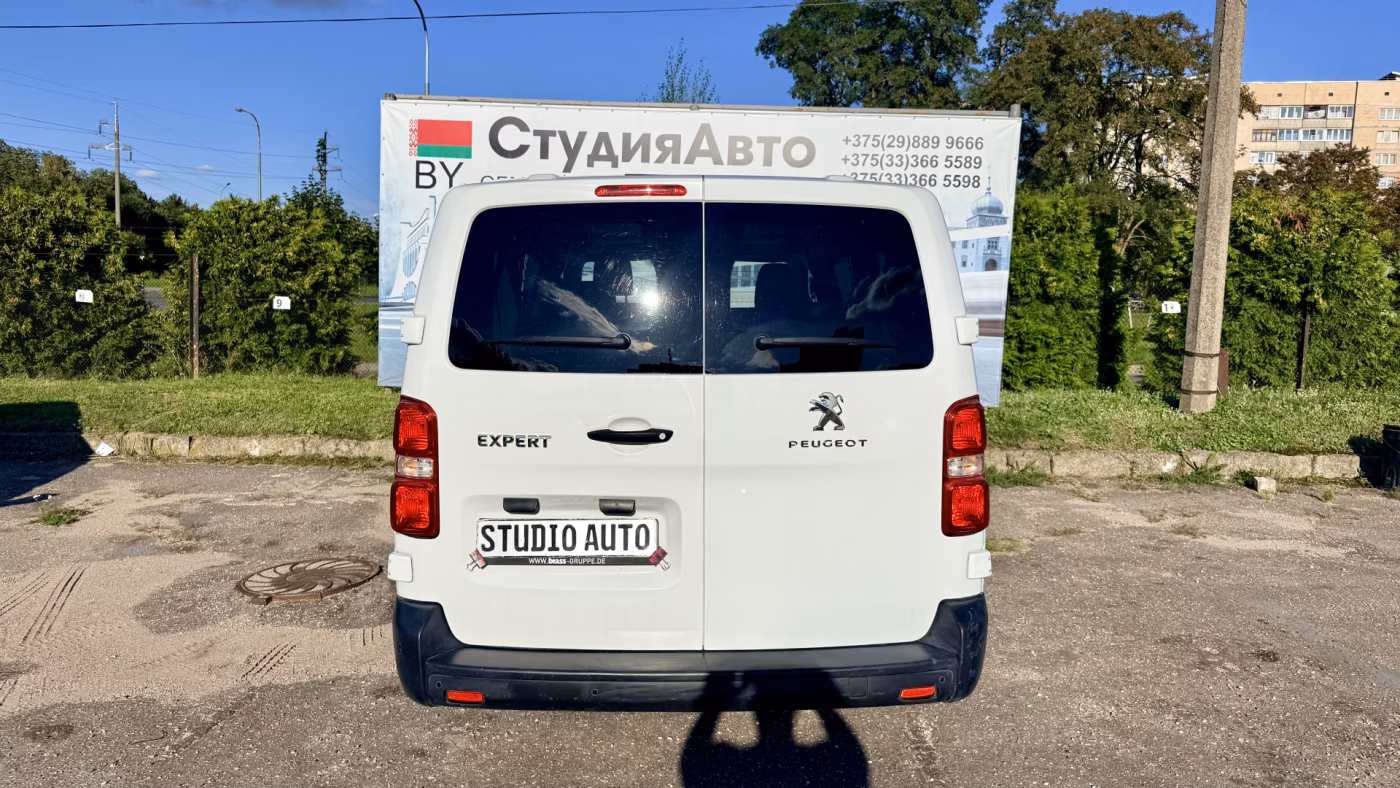 Peugeot Traveller фото 8