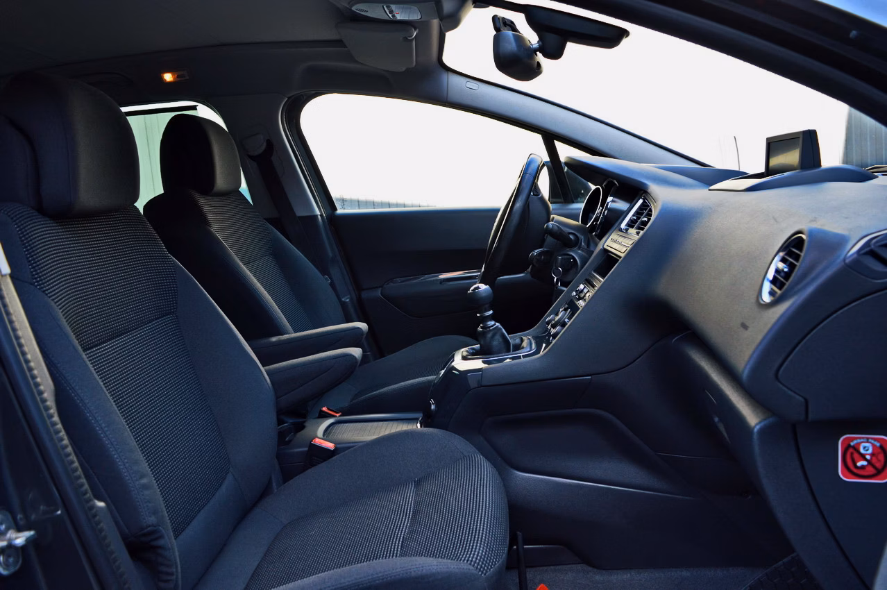 Peugeot 5008 фото 8