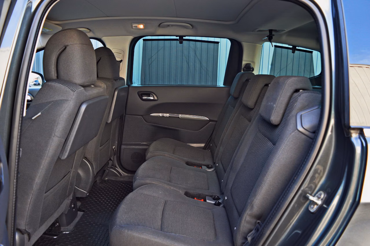 Peugeot 5008 фото 10