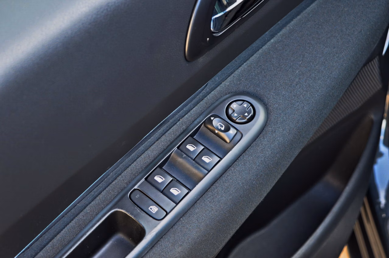 Peugeot 5008 фото 17