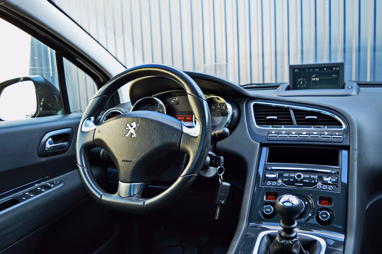 Peugeot 5008 фото 14