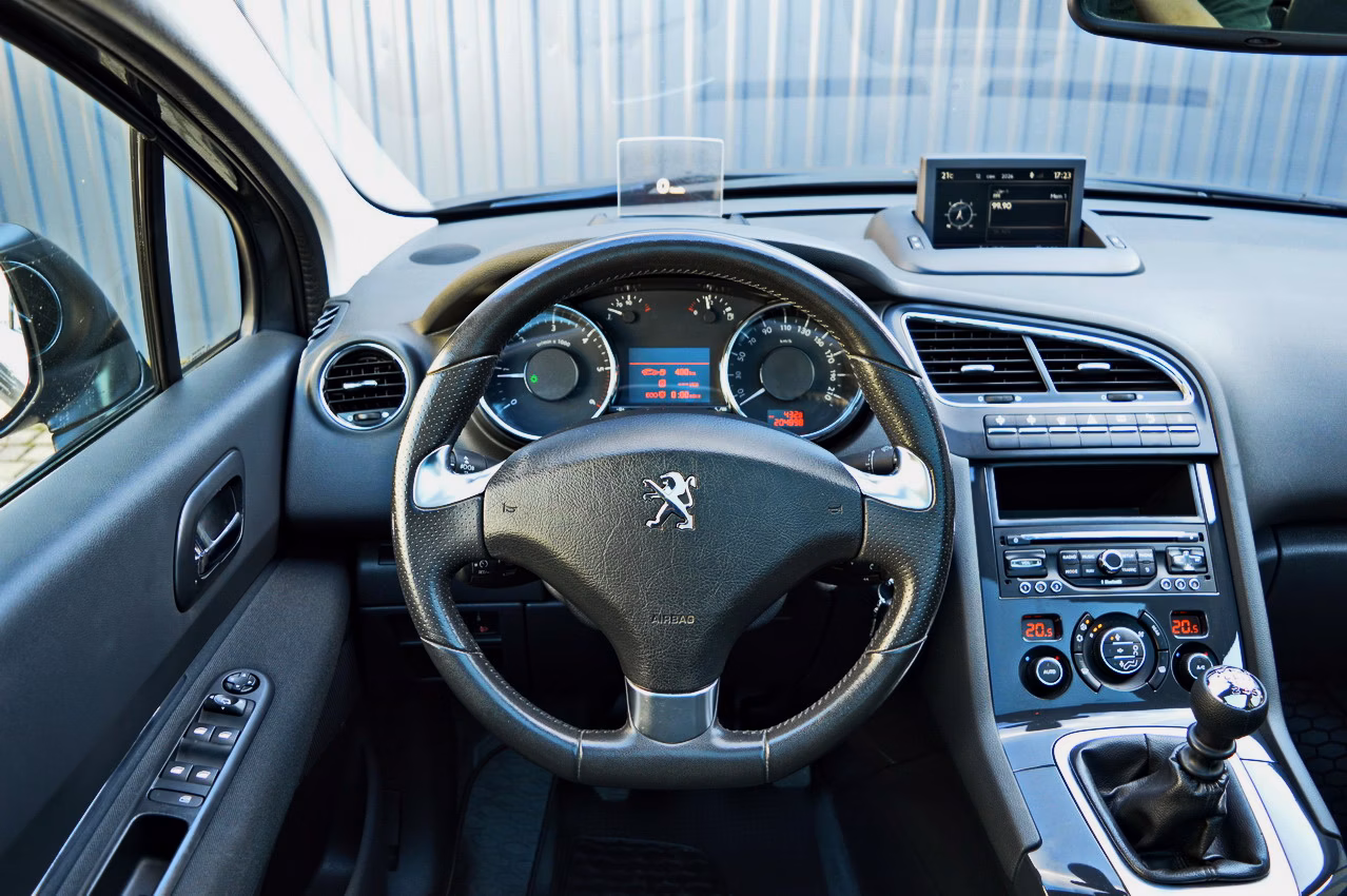 Peugeot 5008 фото 15