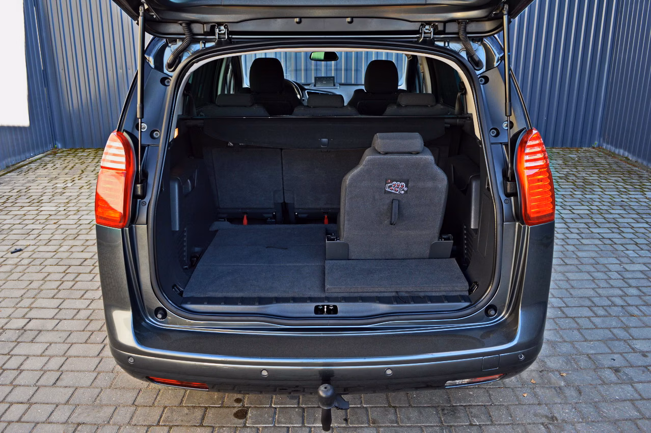 Peugeot 5008 фото 11