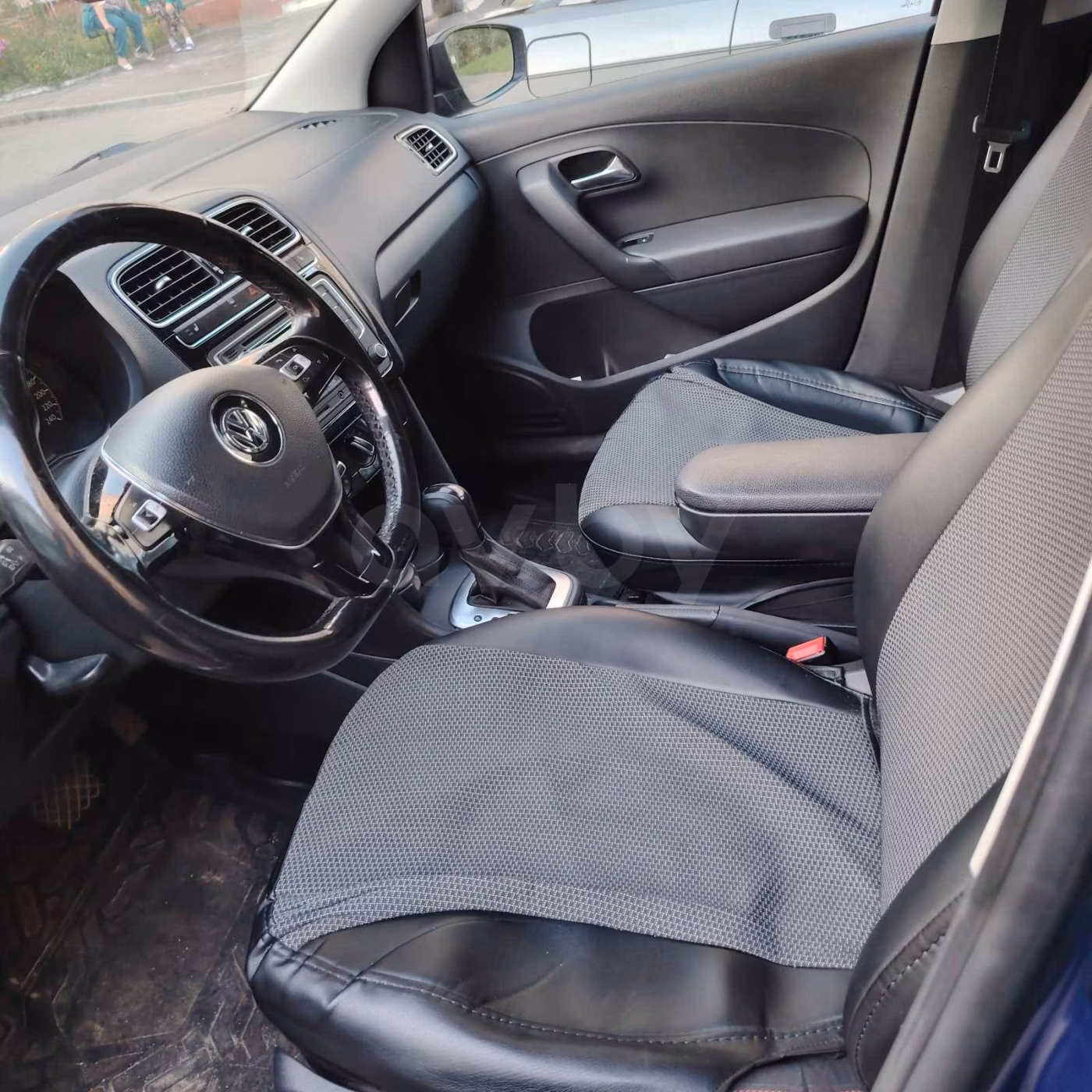 Volkswagen Polo Sedan фото 11
