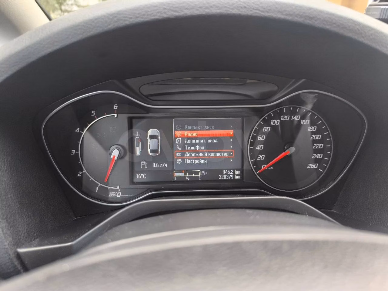 Ford S-MAX фото 8