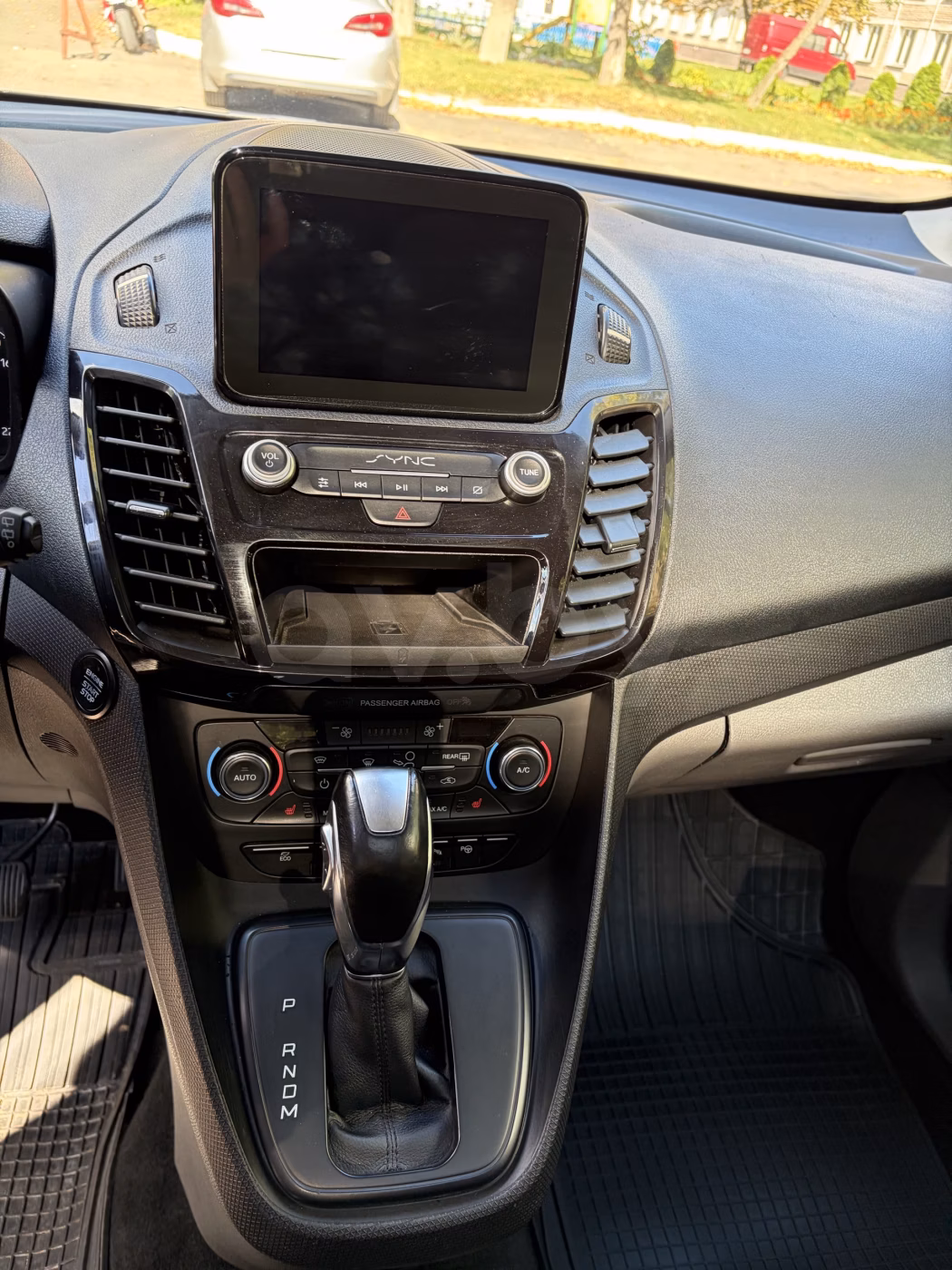Ford Tourneo Connect фото 7