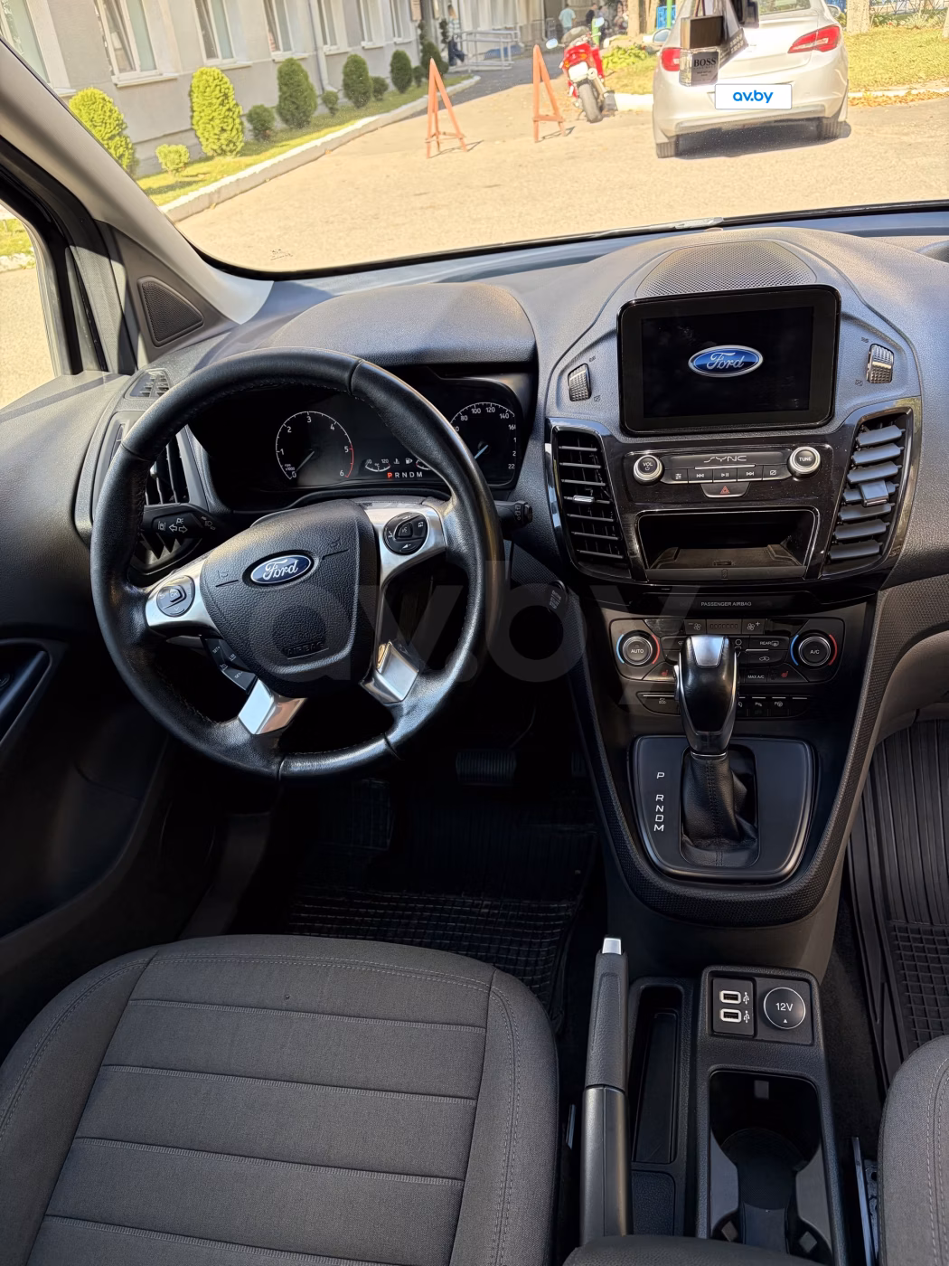 Ford Tourneo Connect фото 5