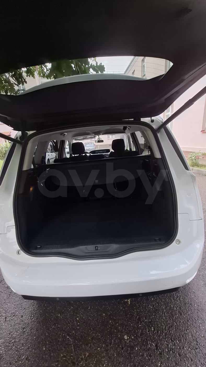 Citroen C4 Grand Spacetourer фото 10