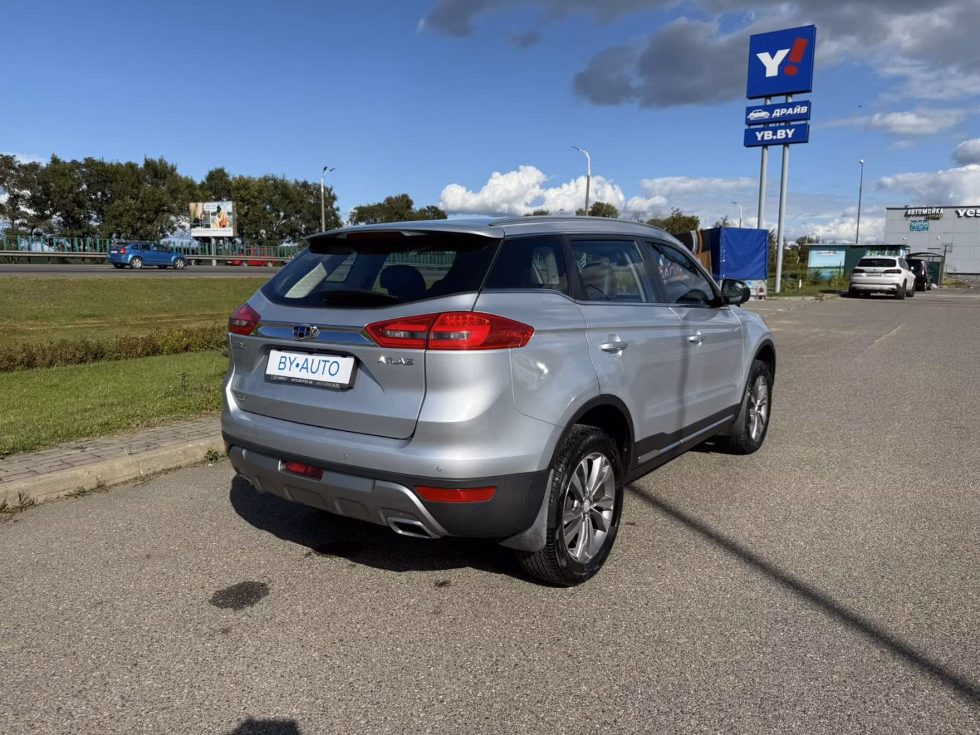 Geely Atlas фото 3