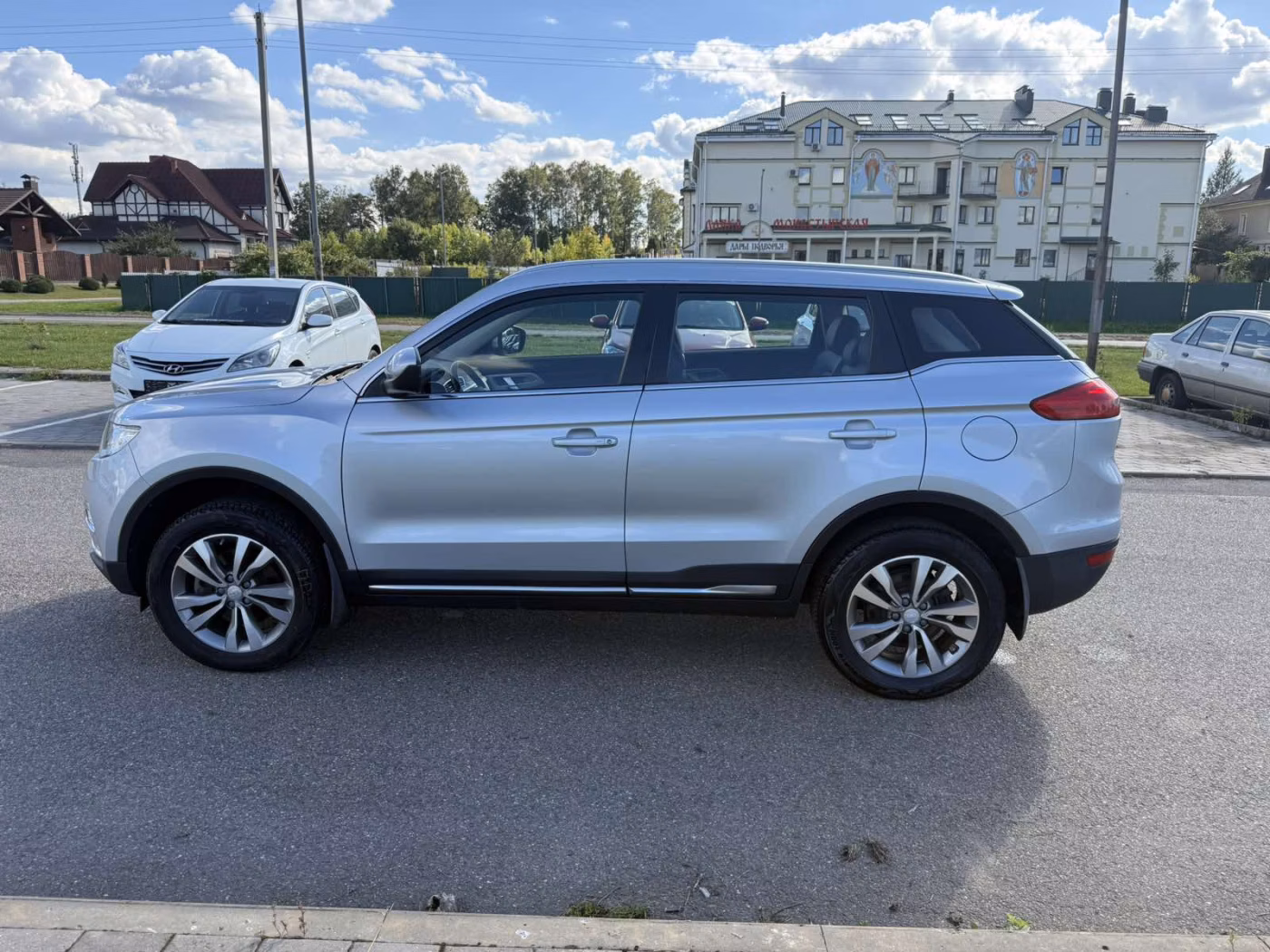 Geely Atlas фото 6