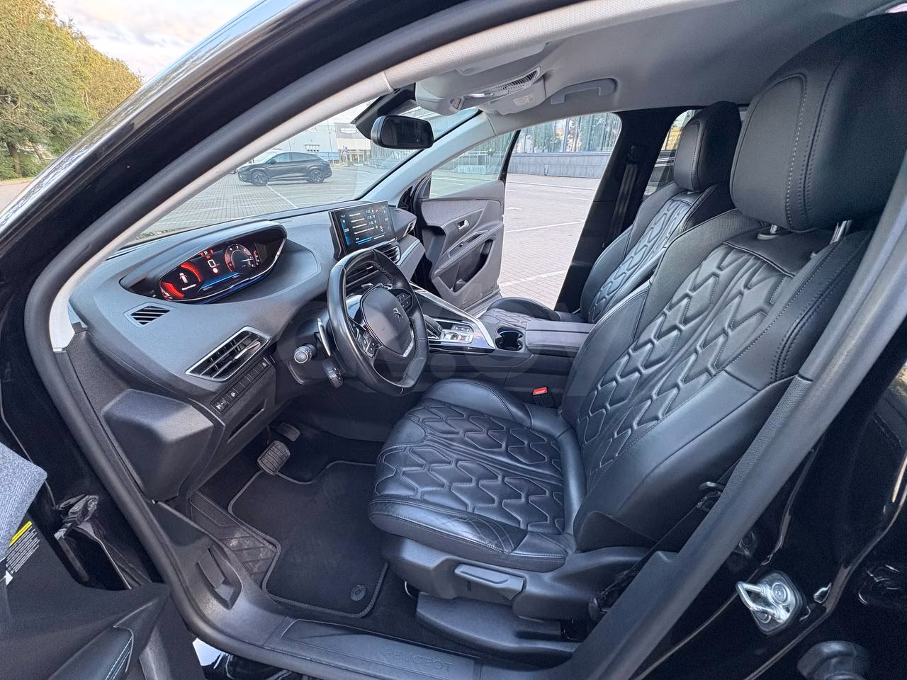 Peugeot 5008 фото 16