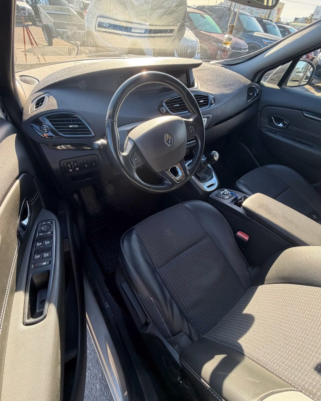 Renault Grand Scenic фото 10