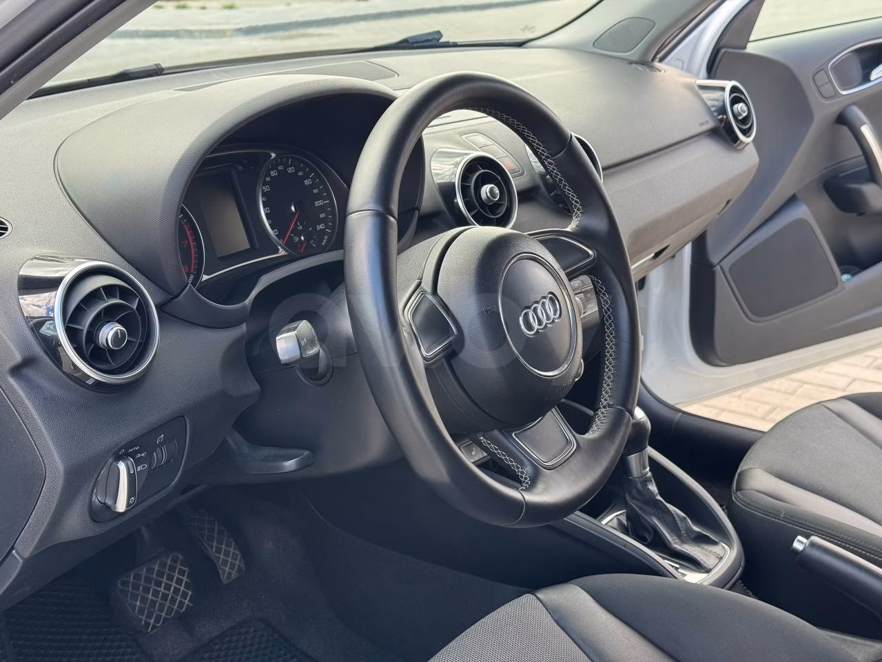 Audi A1 фото 12