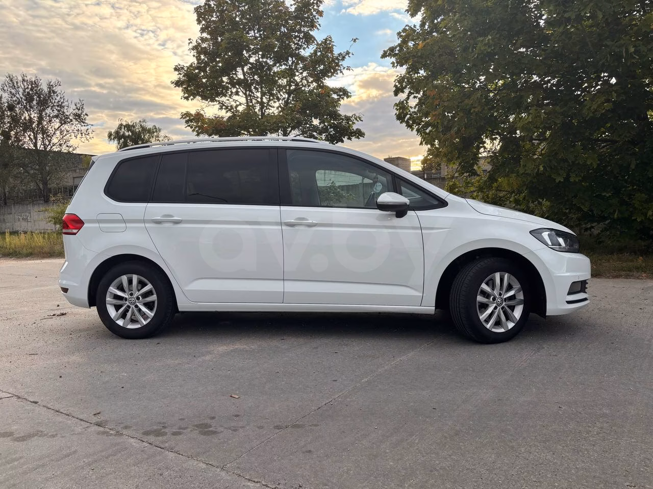 Volkswagen Touran фото 8
