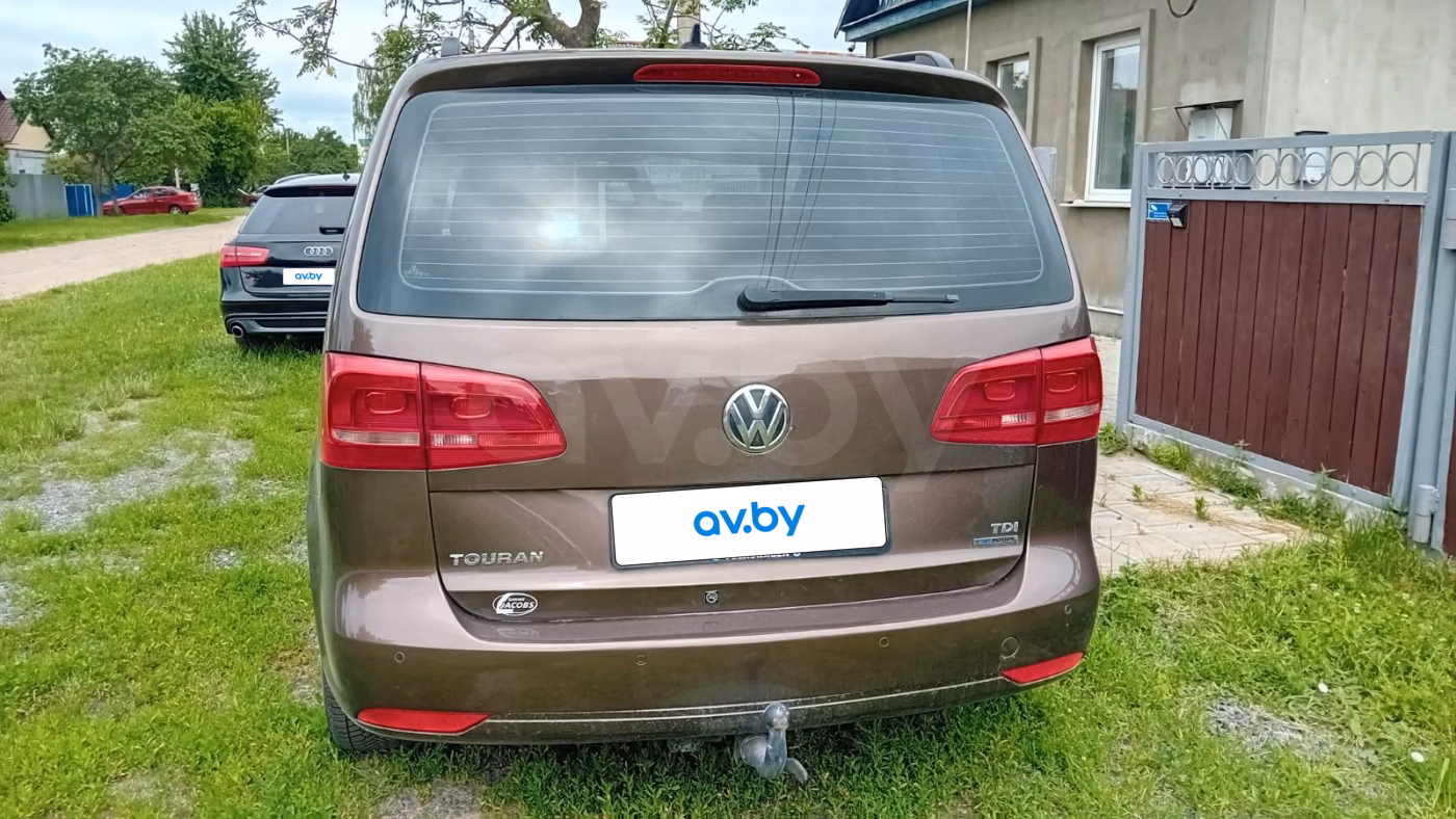 Volkswagen Touran фото 2