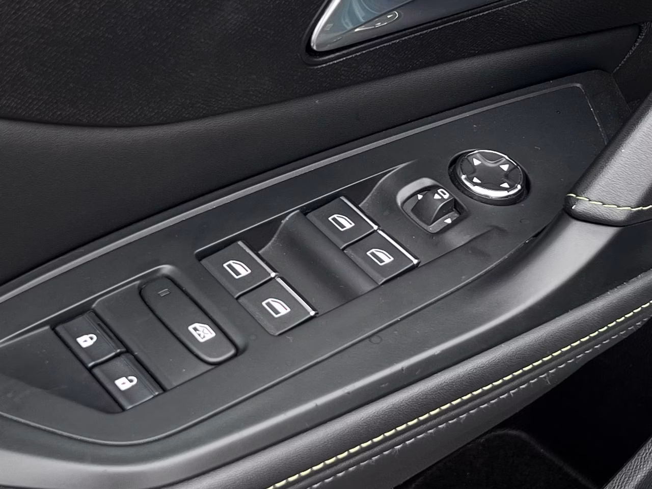 Peugeot 308 фото 7
