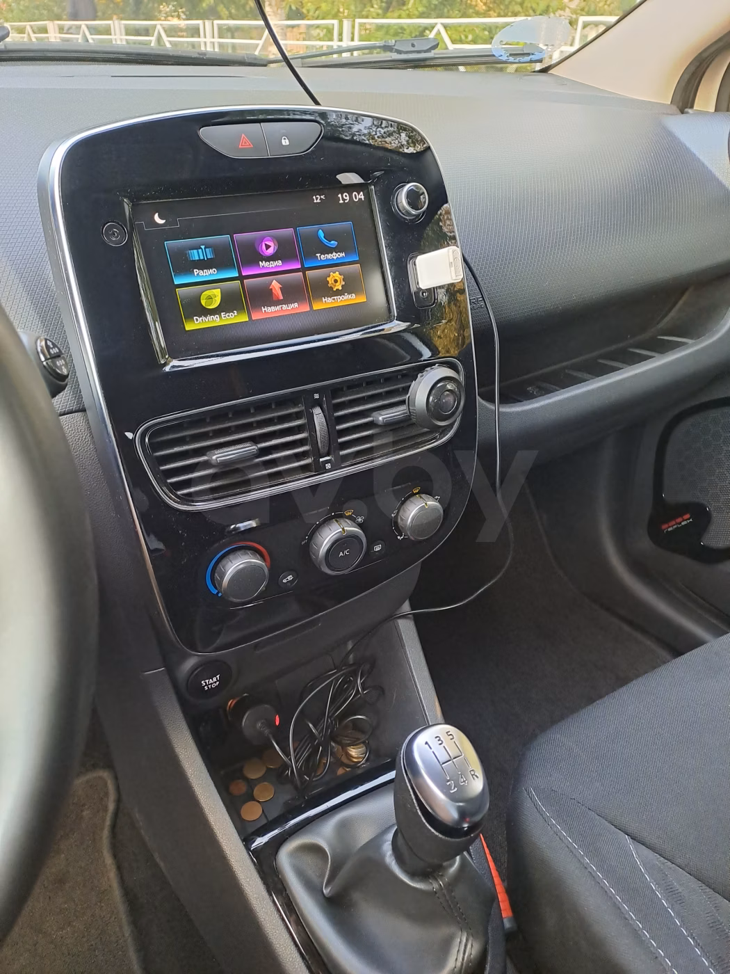 Renault Clio фото 11