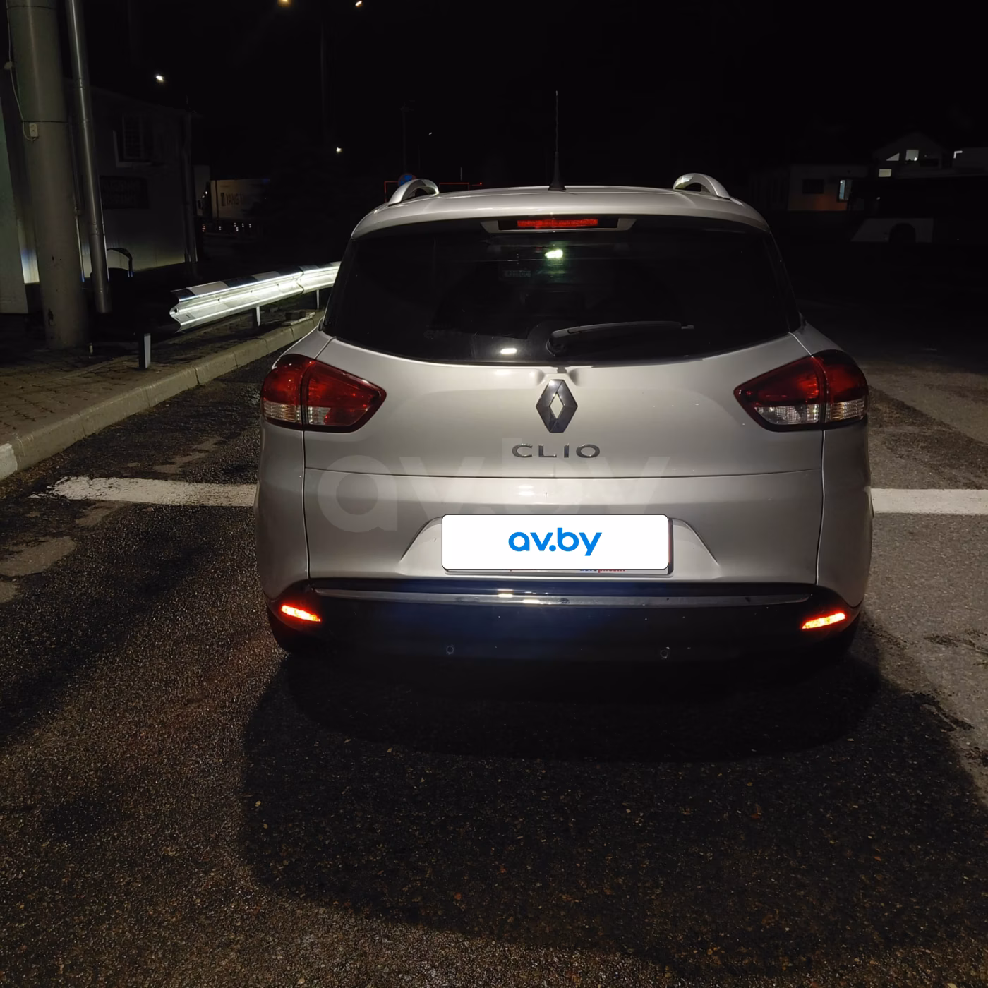 Renault Clio фото 10