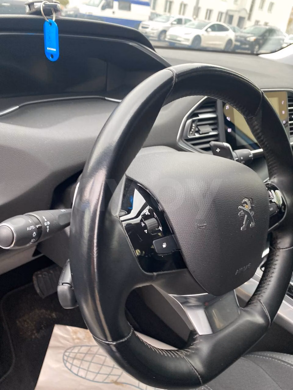 Peugeot 308 фото 11