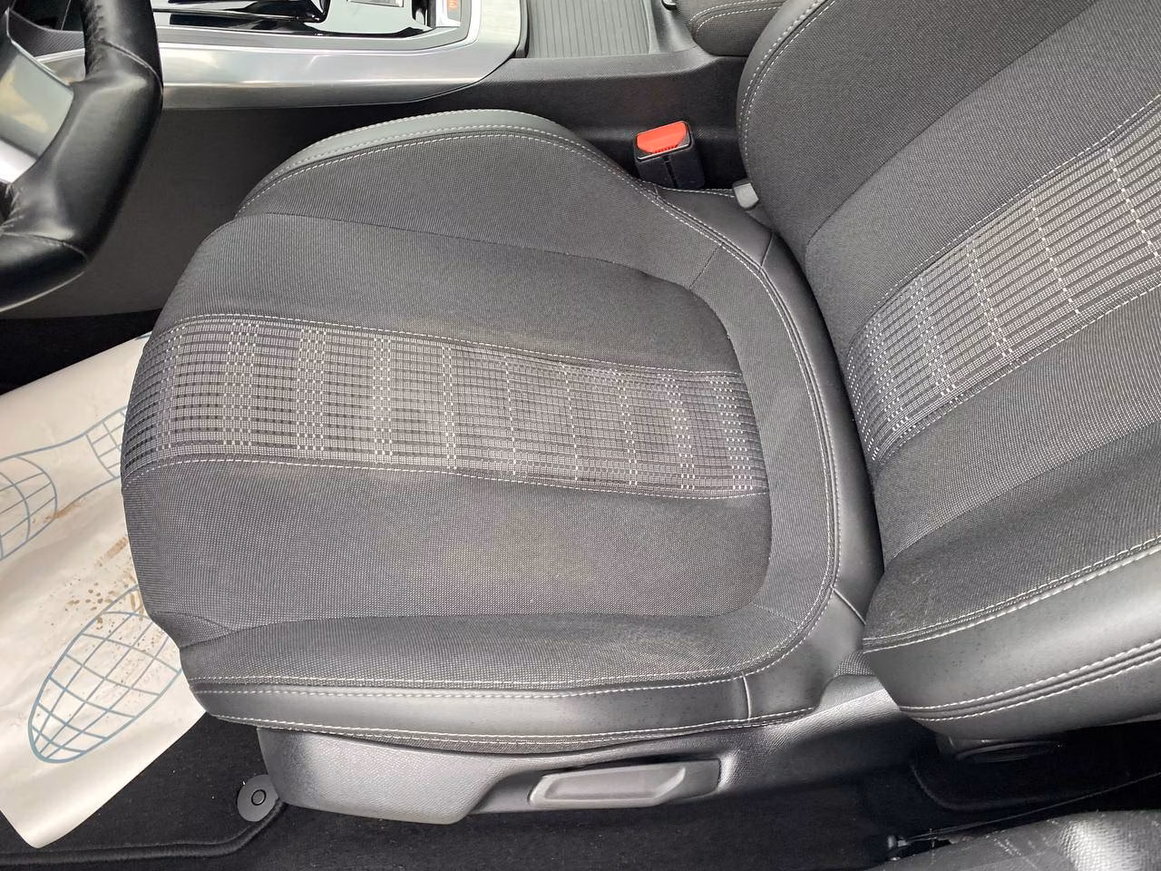Peugeot 308 фото 12