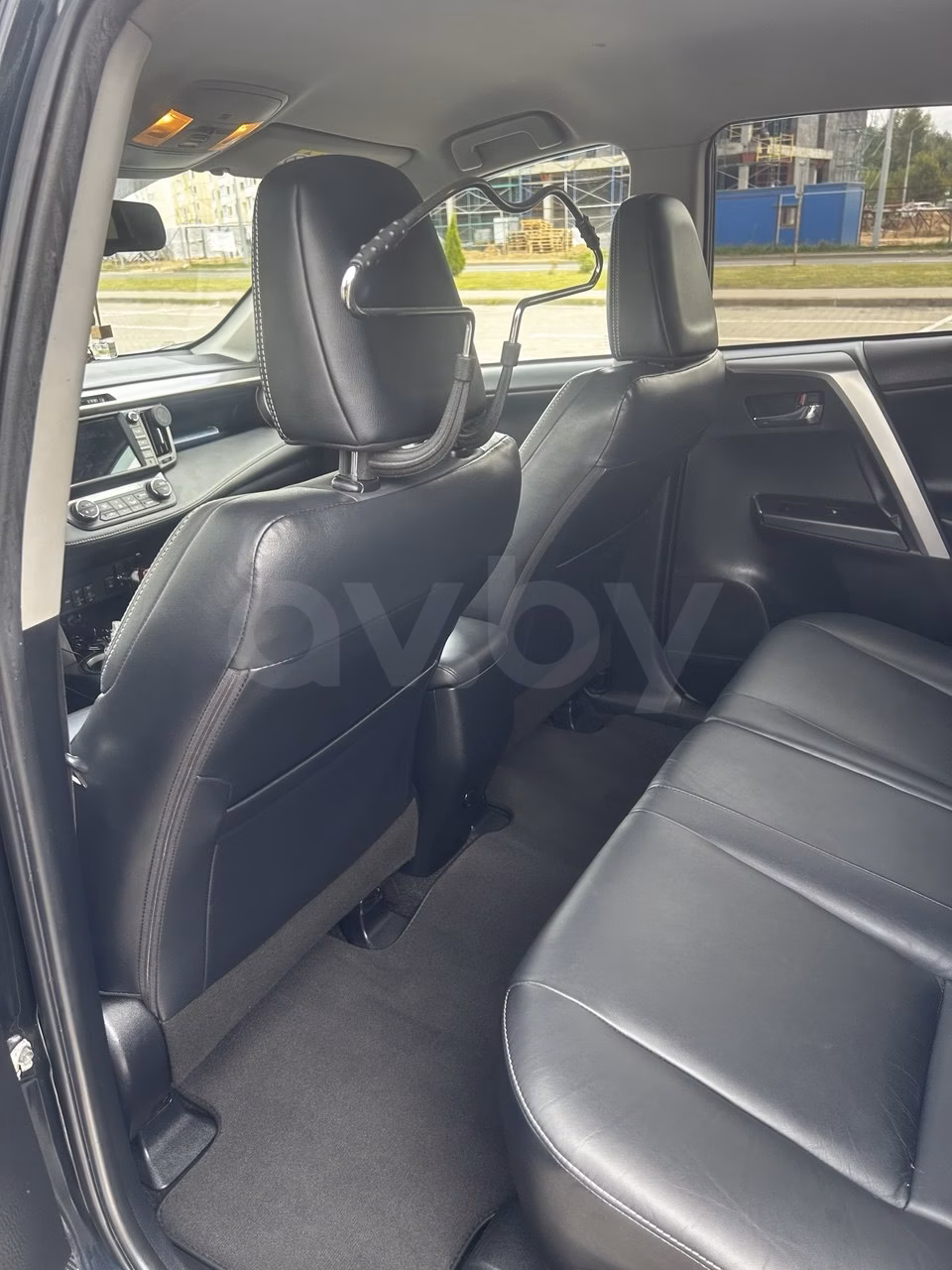 Toyota RAV4 фото 8