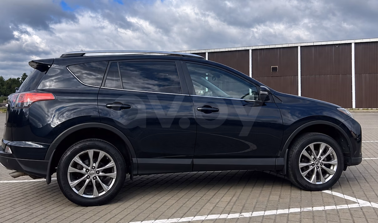 Toyota RAV4 фото 3