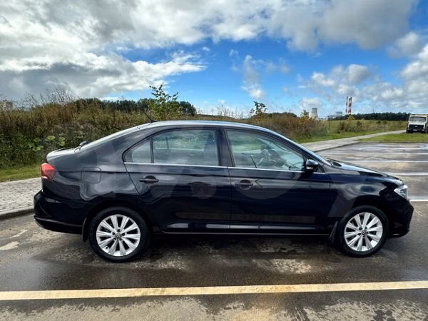 Volkswagen Polo Sedan фото 3