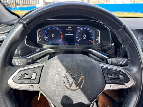 Volkswagen Polo Sedan фото 7