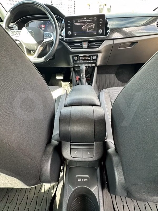 Volkswagen Polo Sedan фото 11