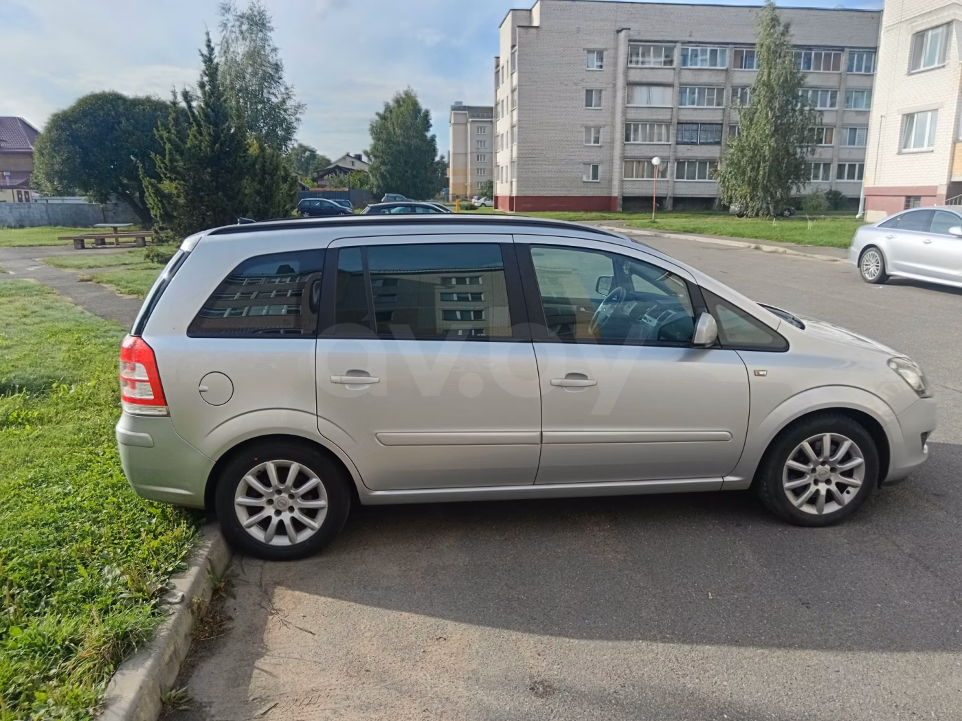 Opel Zafira фото 5