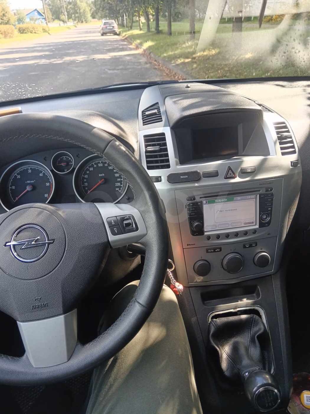 Opel Zafira фото 8