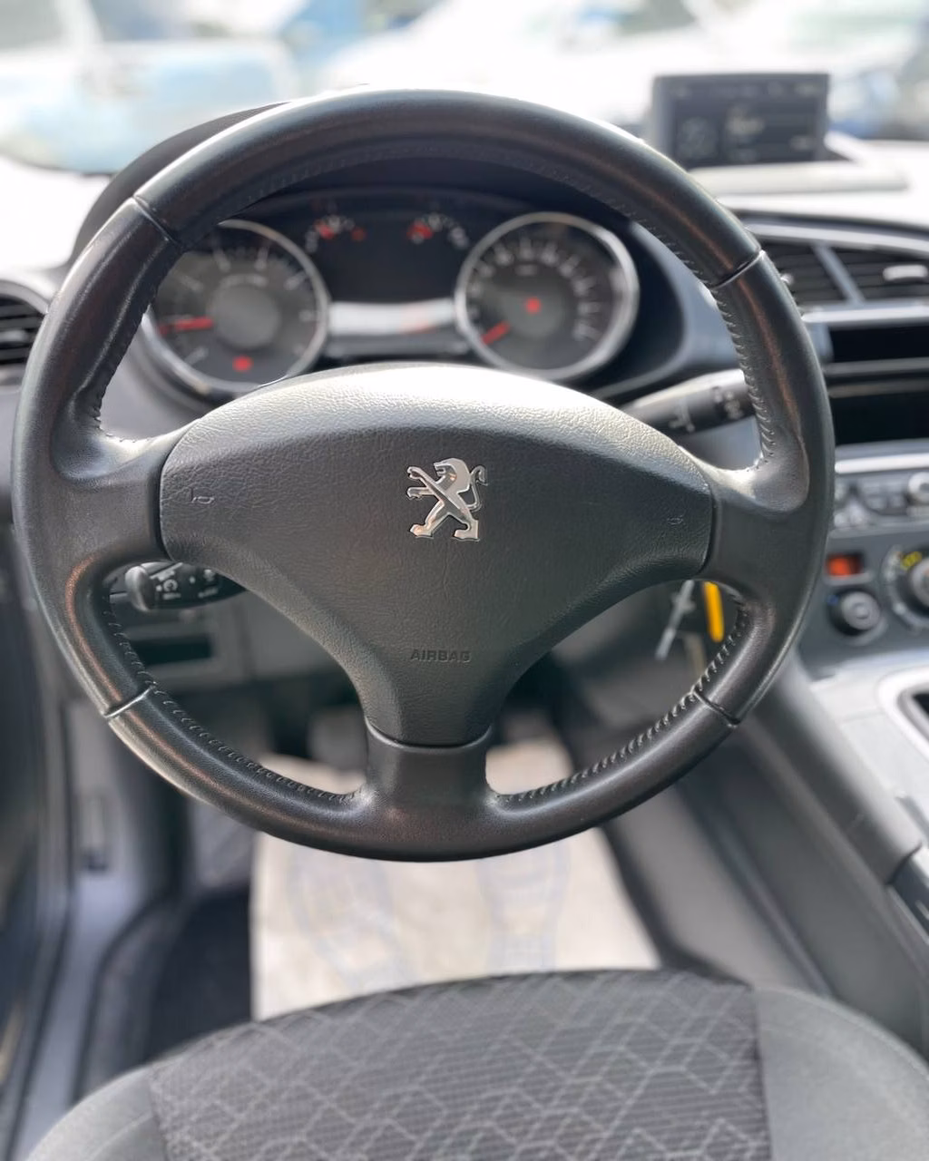 Peugeot 3008 фото 15