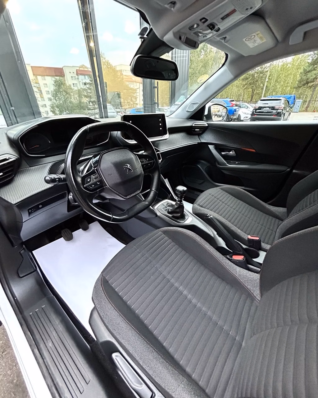 Peugeot 2008 фото 10