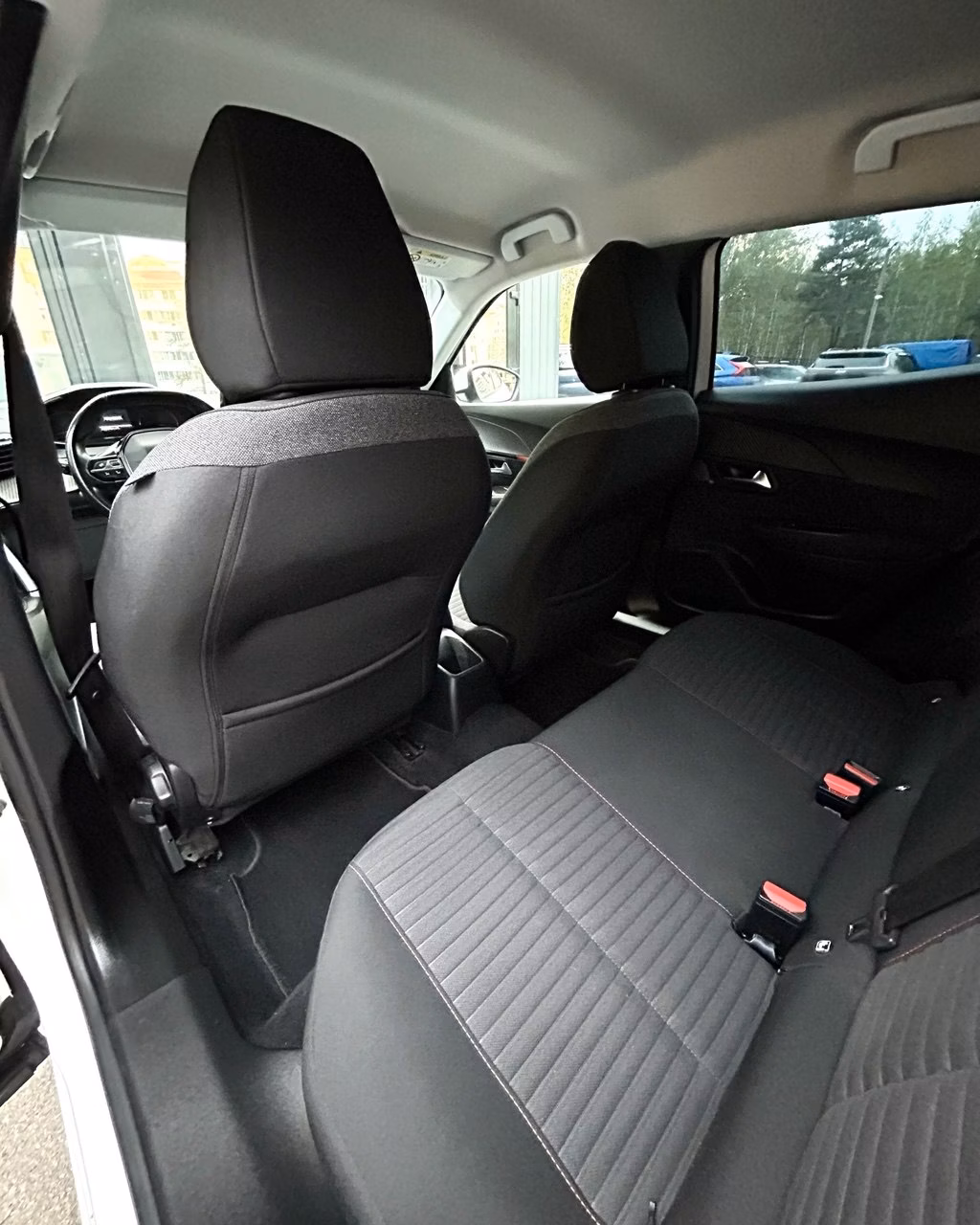 Peugeot 2008 фото 11