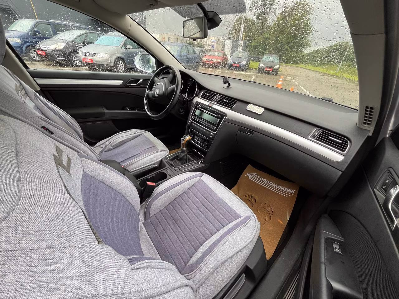 Skoda Superb фото 12
