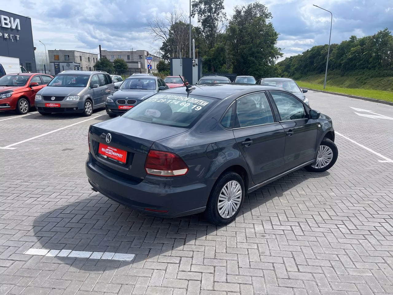 Volkswagen Polo Sedan фото 5