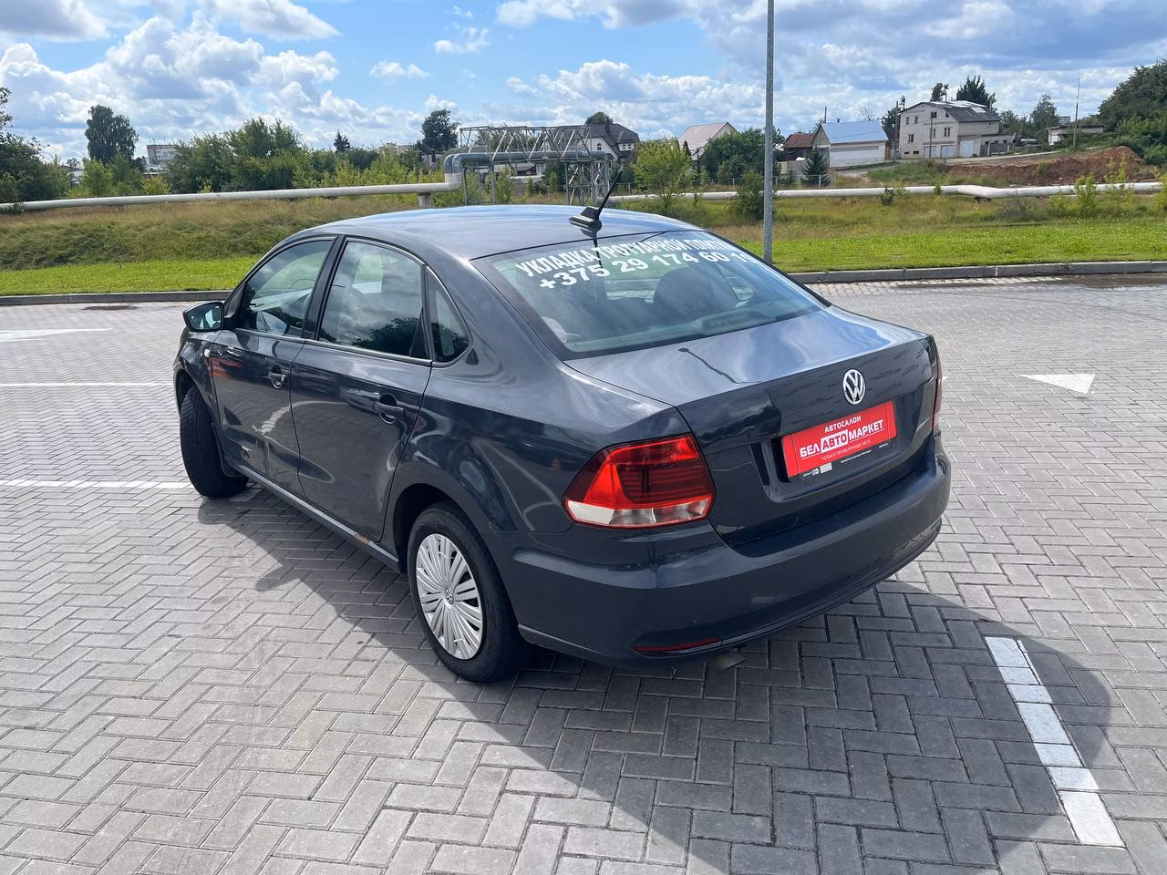 Volkswagen Polo Sedan фото 7