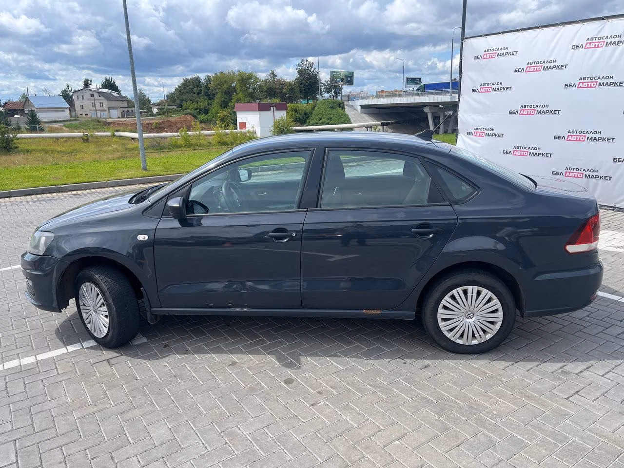 Volkswagen Polo Sedan фото 8