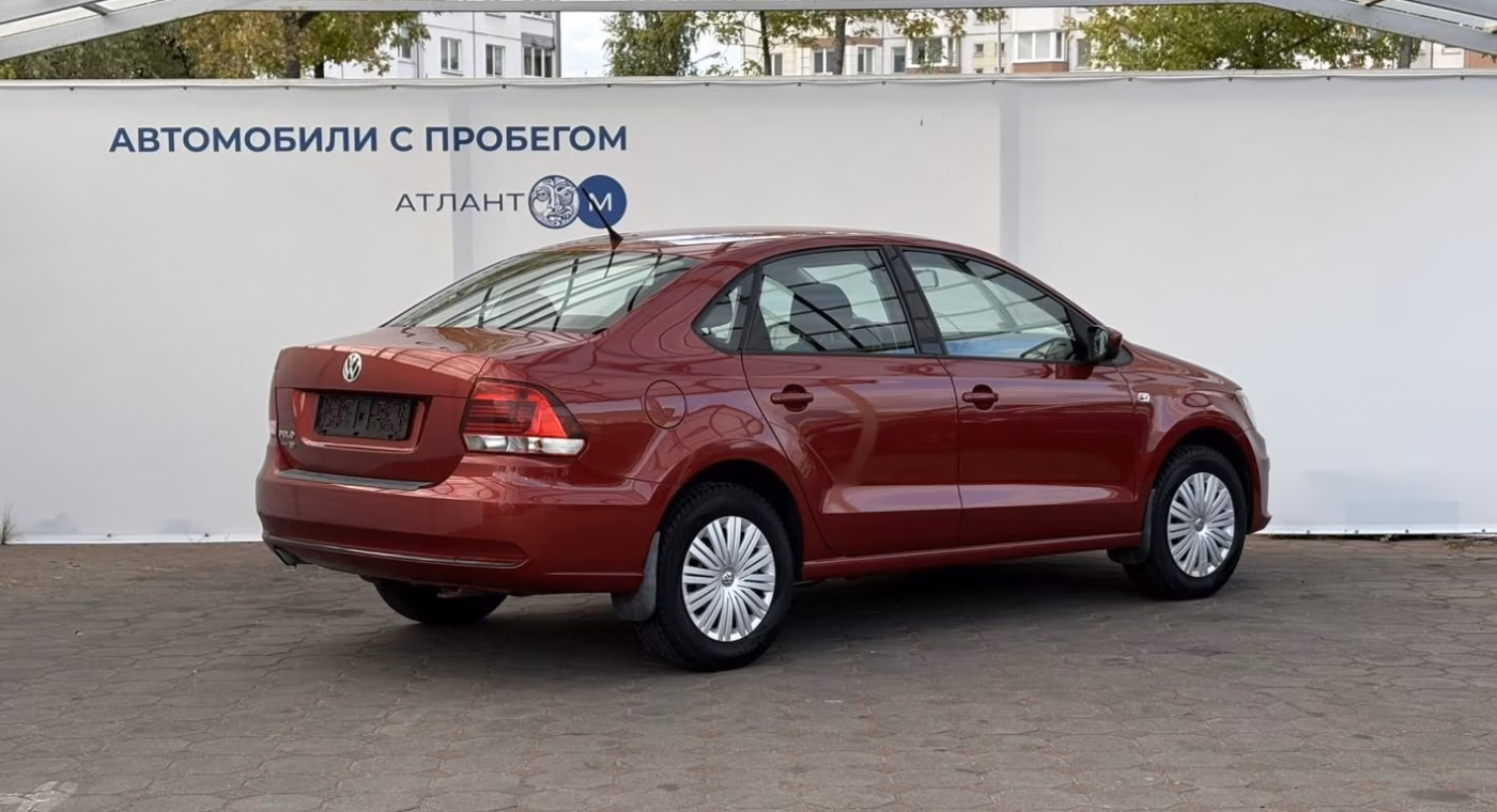 Volkswagen Polo Sedan фото 2