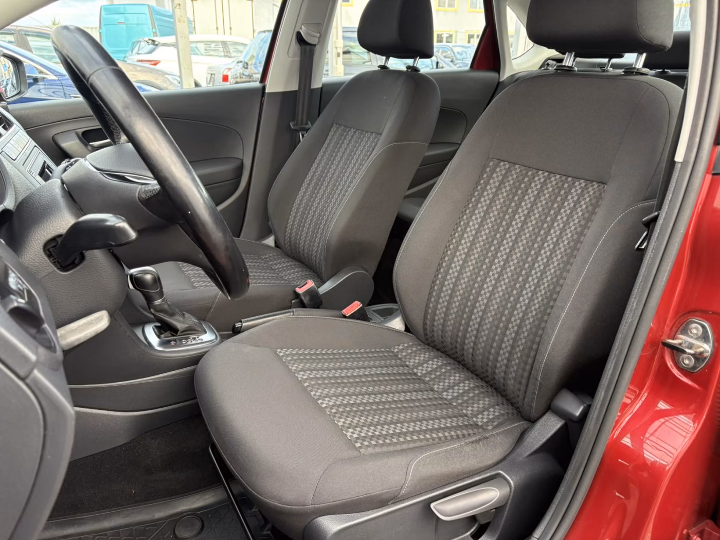 Volkswagen Polo Sedan фото 10
