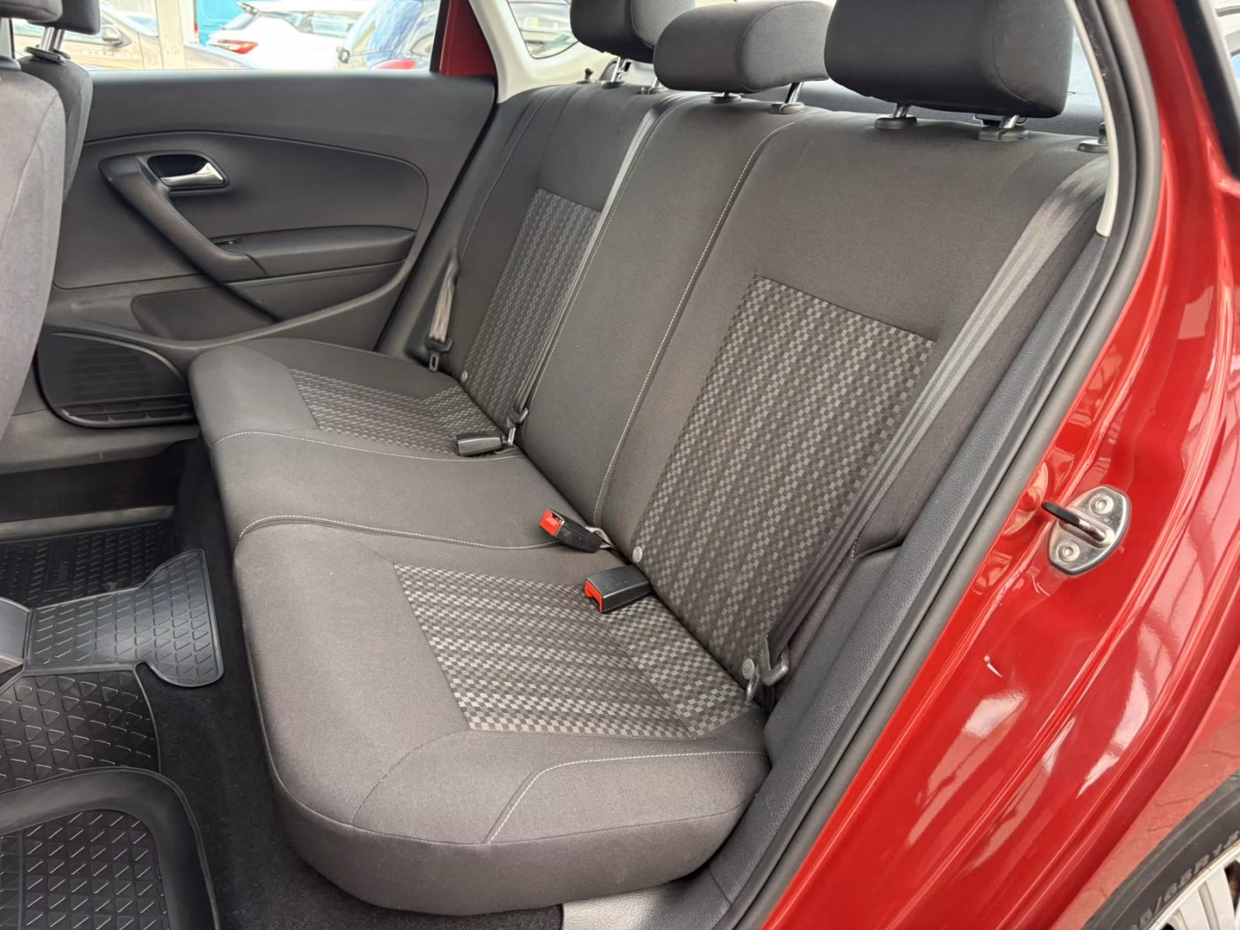 Volkswagen Polo Sedan фото 11