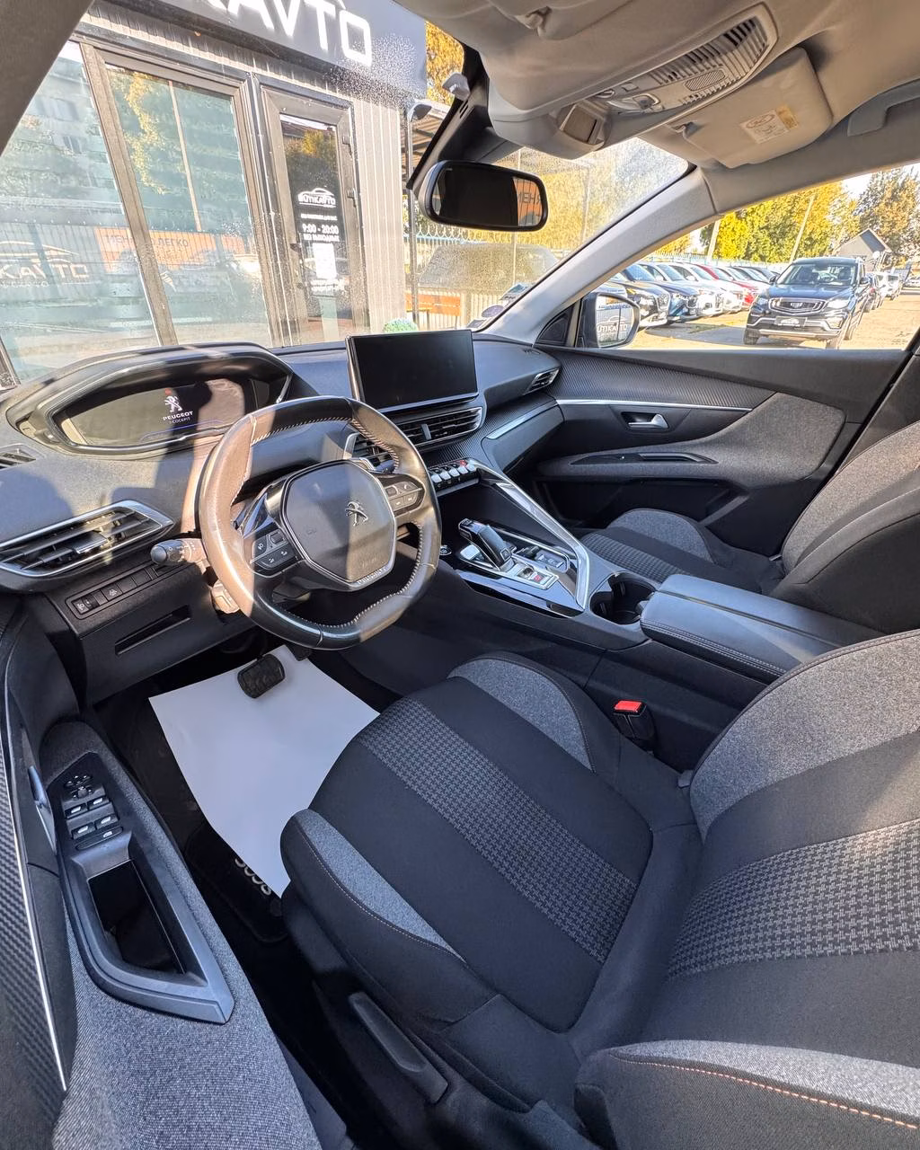 Peugeot 5008 фото 9