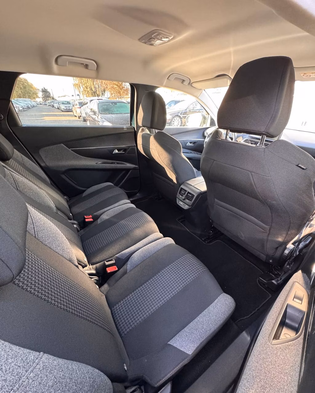 Peugeot 5008 фото 11