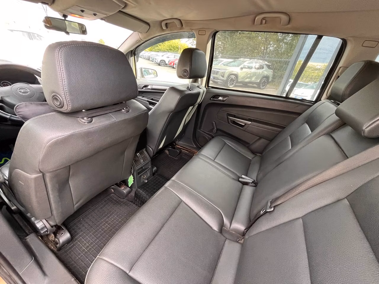 Opel Zafira фото 17