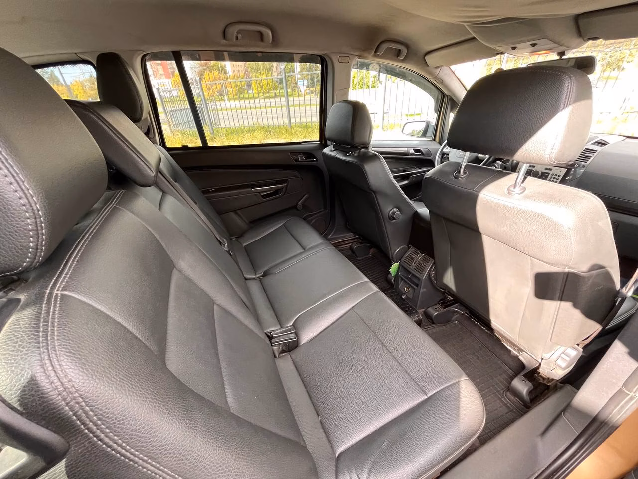 Opel Zafira фото 18