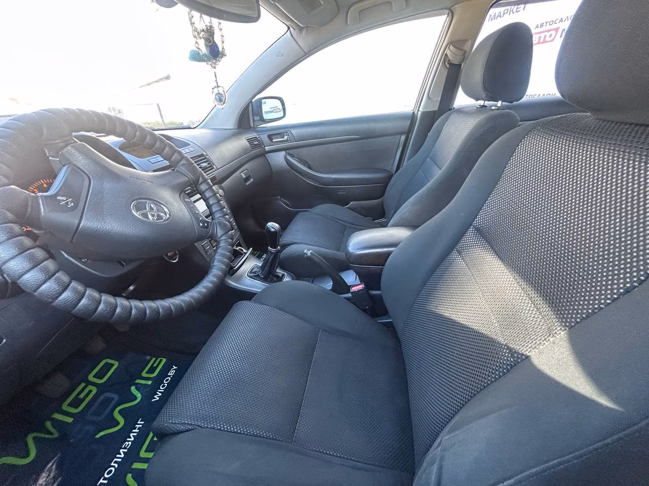 Toyota Avensis фото 5