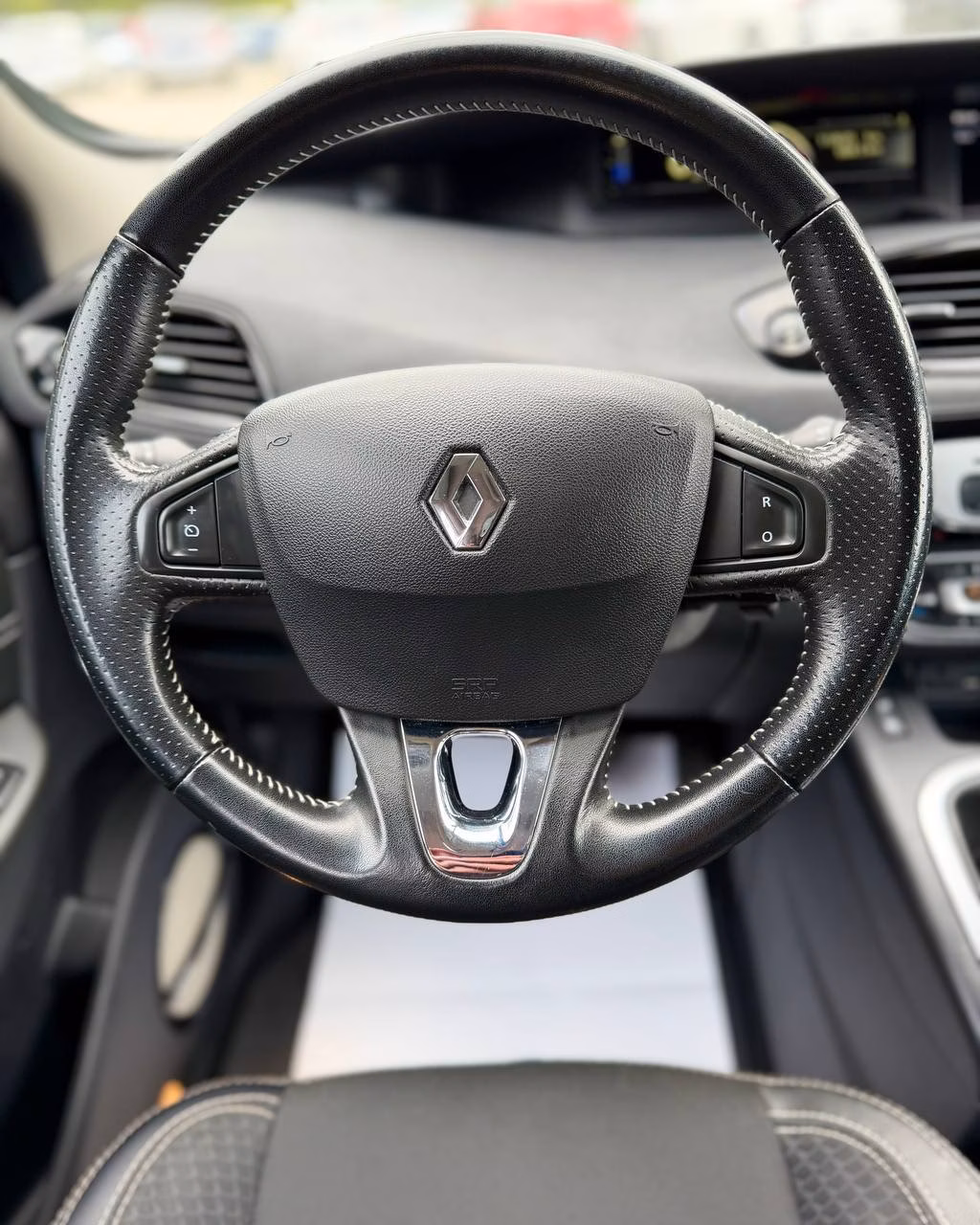 Renault Grand Scenic фото 16